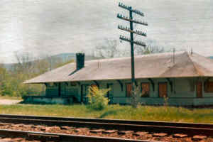 East-Oneonta-Station_Ulster-Delaware-Railroad_4-73_StevenLynch.jpg (62509 bytes)