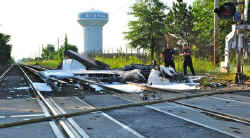 Bethpage_viewE_S. Oyster Bay Rd_plane-accident_8-16-15_DaveMorrison.jpg.JPG (64520 bytes)