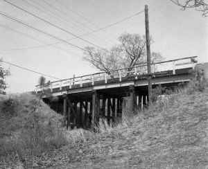 Trestle-Upton Road-East of Yaphank-View NE-1968 (Keller-Keller).jpg (101985 bytes)