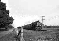 H10s-104-Freight-WB at Station-Pinelawn-View SE - 10-39 (Keller).jpg (123856 bytes)
