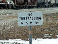 No Trespassing Sign.jpg (129039 bytes)