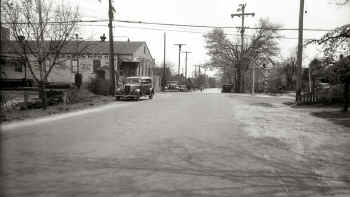Patchogue-Bay Ave Xing-South-4-24-46.jpg (79509 bytes)