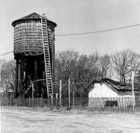 Water Tower and Pump House - Speonk - 1971.jpg (140657 bytes)