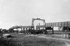 Holtsville viaduct construction.jpg (67291 bytes)
