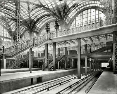 Station-Pennsylvania Station - NY, NY - Interior - 1910.jpg (189367 bytes)