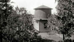 Water-Tower-Pump-House_Manorville-6-1904_Keller.jpg (97427 bytes)