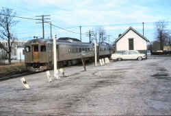 BUDD RDC1,2-Scoot-Baggage Hse-Patchogue-1-1962.jpg (112736 bytes)