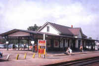 Patchogue-Station_viewSW_1960_ArtHuneke.jpg (77196 bytes)