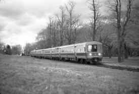 DOT GTE 4-Car Train WB at Sta-Kings Park State Hospital - 11-77 (Madden-Keller).jpg (74066 bytes)