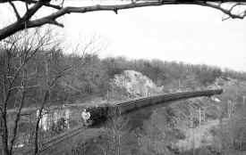 G5s-33-Train-4613-Cold Spring Harbor-2-2-47 (Votava-Keller).jpg (109802 bytes)