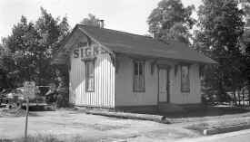 Station-Northport (Original Bldg in Private Use) - 1957 (Keller).jpg (109680 bytes)