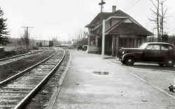 Stony-Brook-Station_1943_LIRR.jpg (94195 bytes)