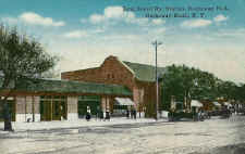 Rockaway-Park-station_Postcard_c.1917.jpg (88512 bytes)