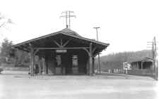 Station-Exp-Hse-Roslyn-1937.jpg (40797 bytes)