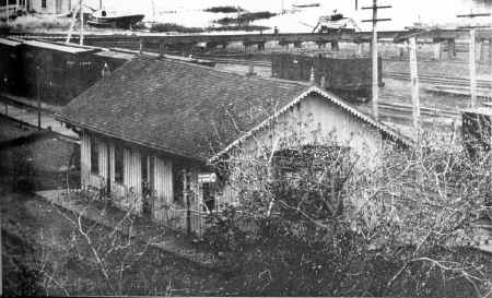 Station-Sag Harbor-View NW - 1903 (Fullerton-Keller).jpg (135380 bytes)