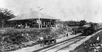 Station-Shoreham-D16b-no.206-Train-WB-View NE-c. 1907 (Greene-Keller).jpg (103463 bytes)