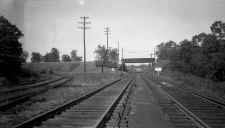 3-SIRT-Staten Island Jct , NJ - LV Tracks Over Bridge - c. 1946.jpg