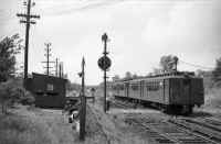 SIRT-MU 2-Car Train at Madera St. Crossing-Nearing Prince's Bay-SI, NY-08-1955 (Keller).jpg (119820 bytes)